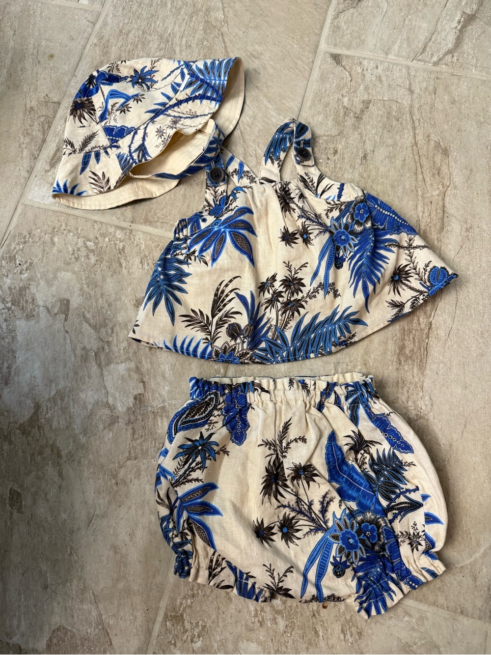 Blue Floral 3-Piece Baby Banana Republic Set with Sun Hat 6-12 months